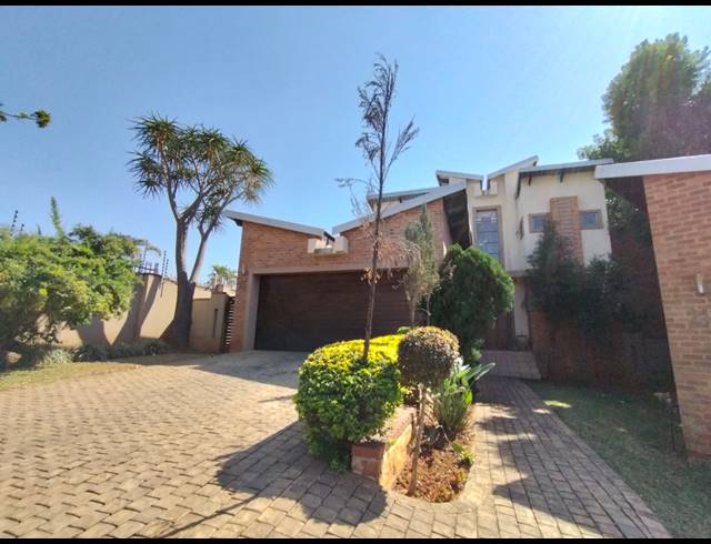 3 BEDROOM TOWNHOUSE FOR SALE IN CASHAN